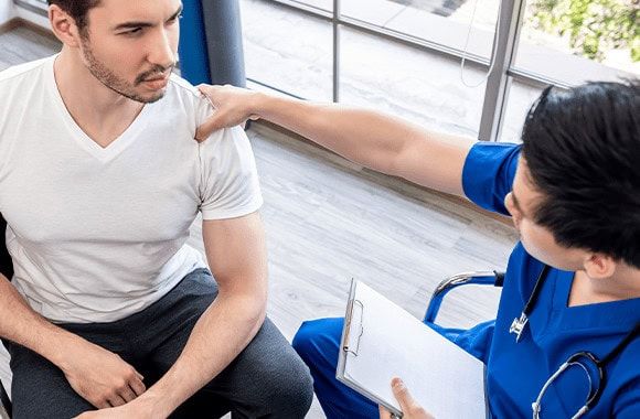A caring counselor offering guidance to a patient at the Drug and Alcohol Rehab Center in Murfreesboro.