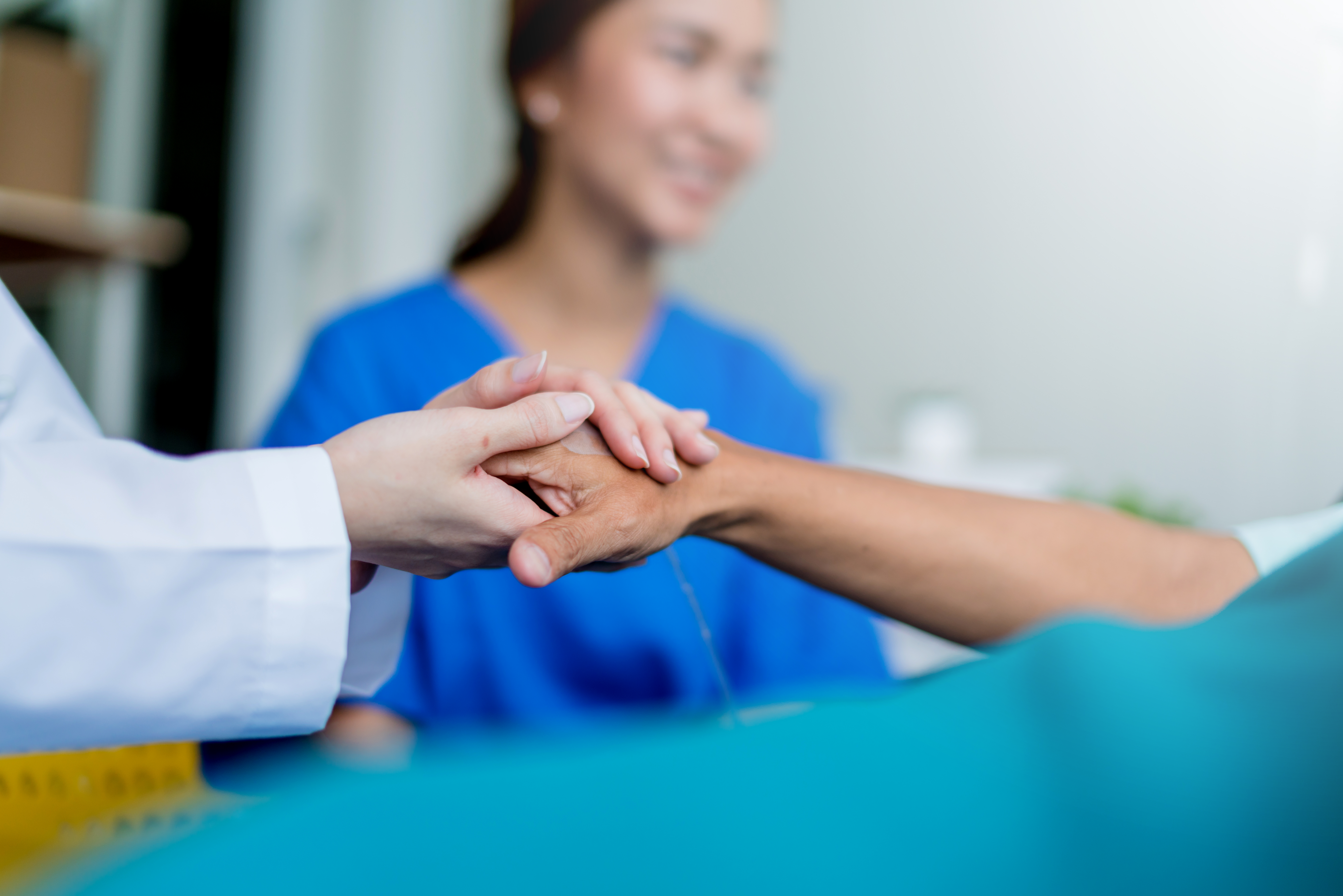 Doctor providing supportive medical care during detox
